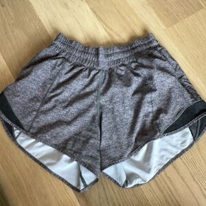 Lululemon hotty hot size 4 4 inches